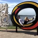 J Balvin eligi� disfrutar de un verano familiar en las sierras de C�rdoba