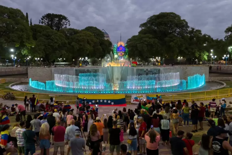 plaza independencia por venezuela