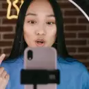 China exige títulos académicos a influencers para hablar de salud, economía o derecho