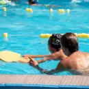Deporte, verano y encuentro: Capital impulsa un triatlón intercolonias para más de 300 chicos