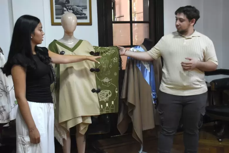primer puesto del certamen "Poncho de la Vendimia - 90 Años"