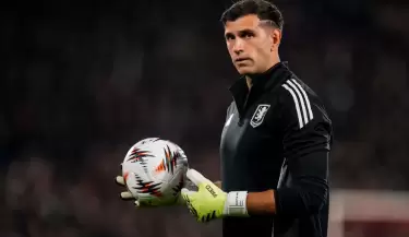 aston villa dibu martinez