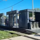 Con 15 puntos operativos, avanza la instalación de paradores inteligentes del Metrotranvía