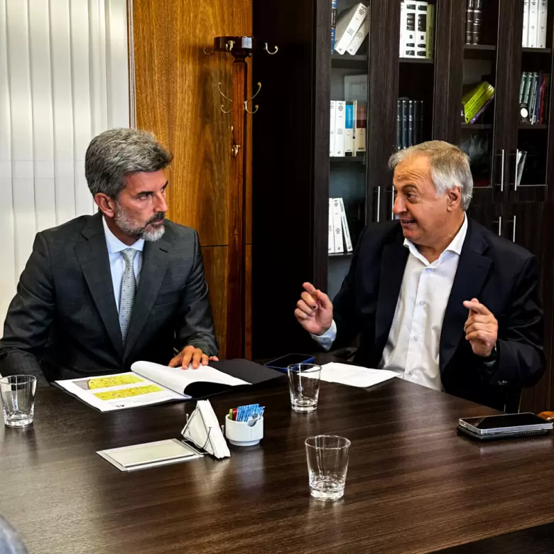 Ulpiano Suarez, intendente de Capital, junto al Procurador, Alejandro Gullé