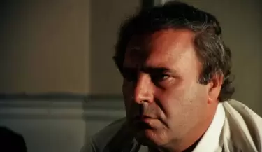 en retirada (1984)