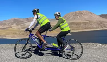 juntos a la par