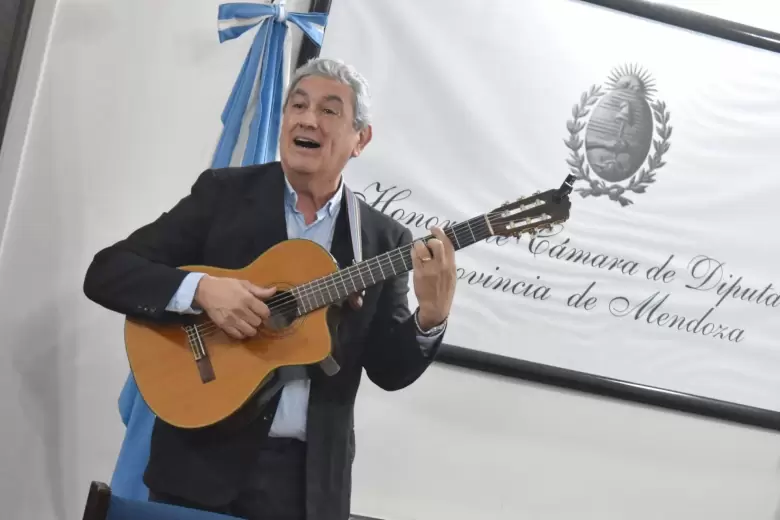 ROBERTO MERCADO
