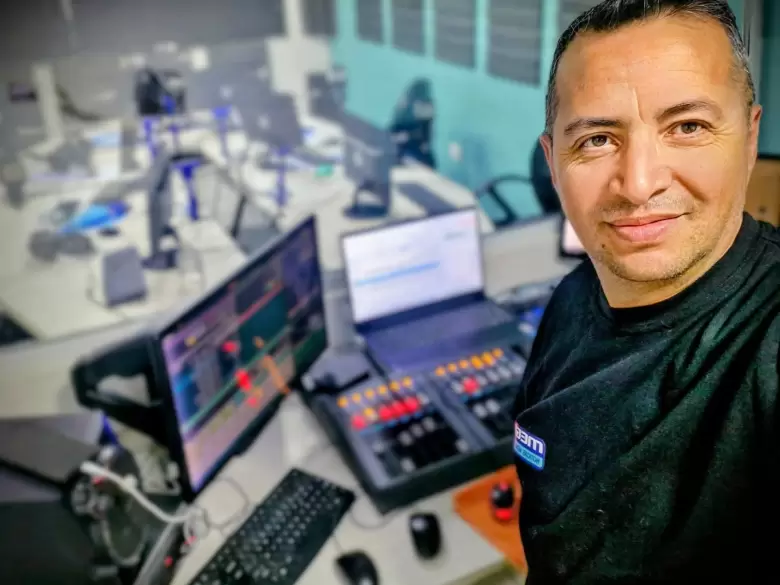 MARTIN FLORES