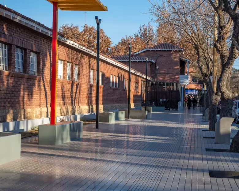 ESCUELA BERNARDINO RIVADAVIA