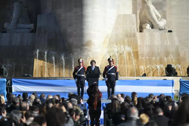 Acto por el Día de la Bandera