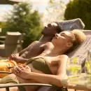 El arte del baño de sol consciente para activar tu vitalidad y buen humor