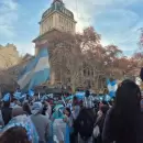 (Video) Una multitud de hinchas copó el kilómetro cero luego de la épica victoria ante Egipto